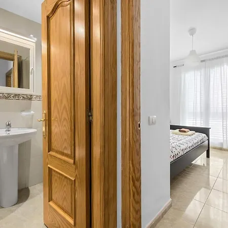 Homely Lanzarote Apartment *